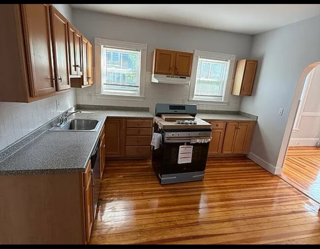 68 Willow Ave, Unit 1 in Somerville, MA - Building Photo - Building Photo