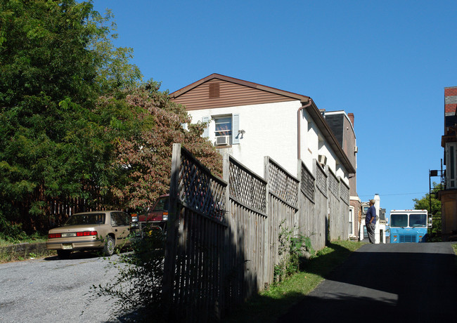 1128 W Walnut St in Allentown, PA - Building Photo - Building Photo