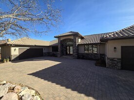 4055 Sleeping Indian Ln in Colorado Springs, CO - Building Photo