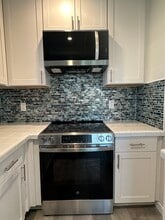 2038 Bronson Way in Riverside, CA - Building Photo - Building Photo