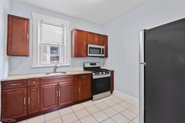 40 Yereance Ave in Clifton, NJ - Building Photo - Building Photo
