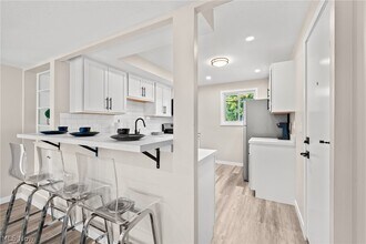 21045 Southbend Cir in Rocky River, OH - Foto de edificio - Building Photo