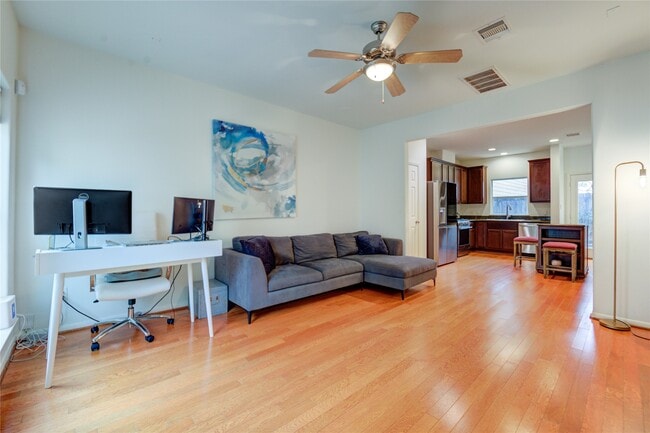 2206 Naomi St in Houston, TX - Building Photo - Building Photo