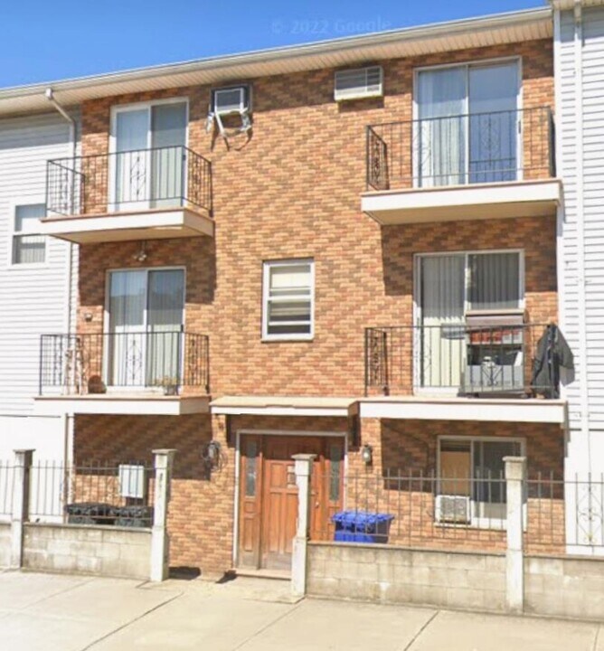 74 Logan Ave in Jersey City, NJ - Building Photo
