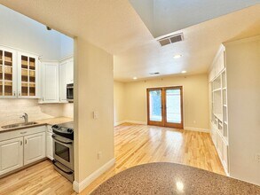 966 Q St in Sacramento, CA - Building Photo - Building Photo