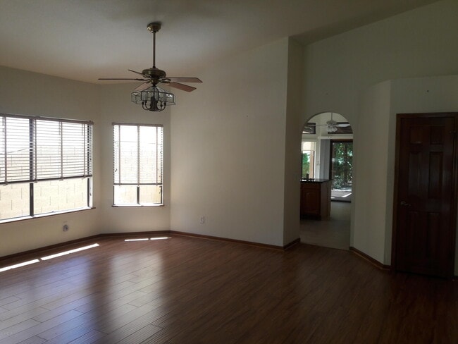 15852 N 50th St in Scottsdale, AZ - Foto de edificio - Building Photo