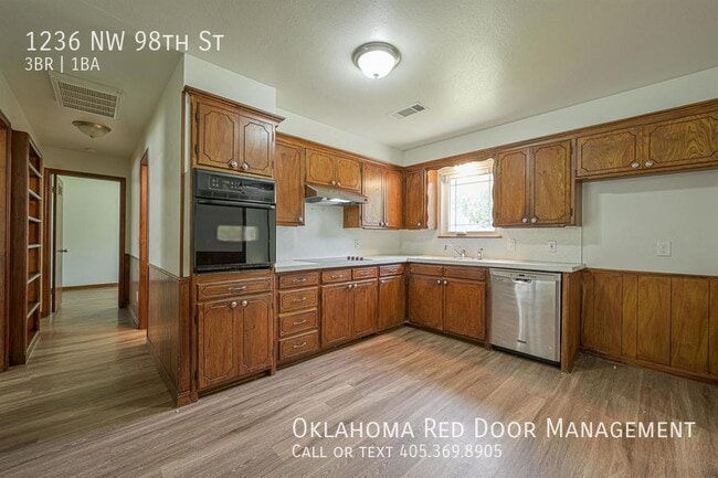 1236 NW 98th St in Oklahoma City, OK - Building Photo - Building Photo