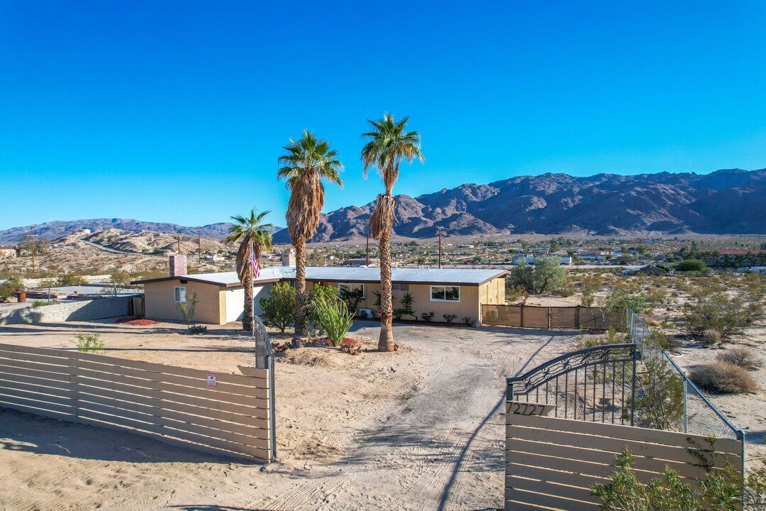 72727 Nicholson Dr in Twentynine Palms, CA - Building Photo