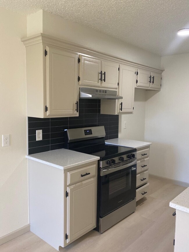 property at 11707 N Francis Ave