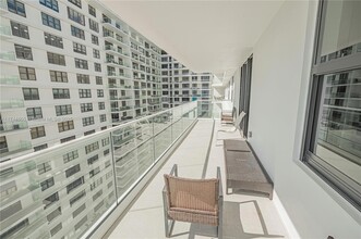 9801 Collins Ave, Unit 14D in Bal Harbour, FL - Building Photo - Building Photo