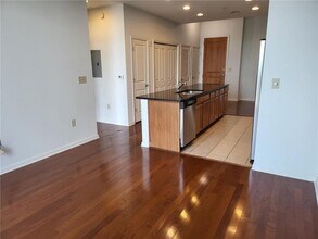 3040 Peachtree Rd in Atlanta, GA - Building Photo - Building Photo