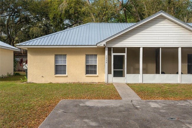 property at 1990 E Boulevard St