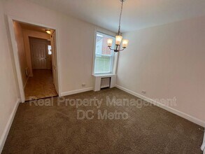 221 14th Pl NE in Washington, DC - Building Photo - Building Photo