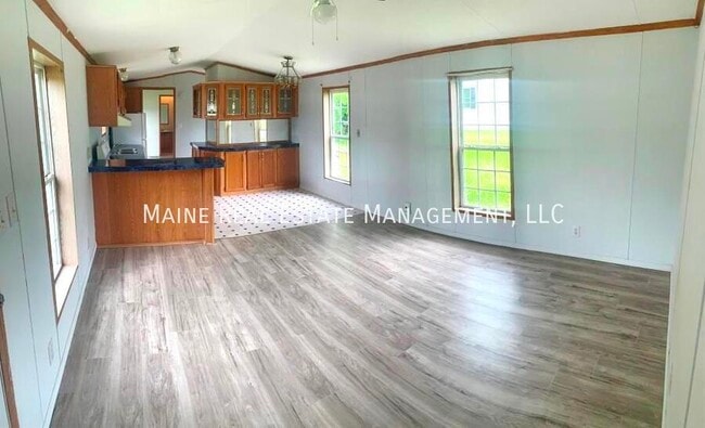 property at 7 Bearberry Rd