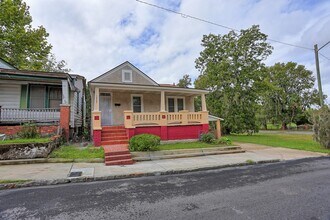 1023 W 37th St in Savannah, GA - Foto de edificio - Building Photo