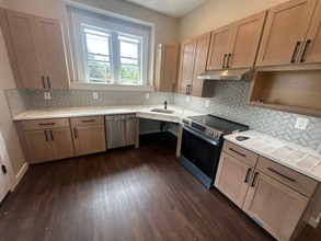 20-28 Otis St in Manchester, CT - Building Photo - Building Photo