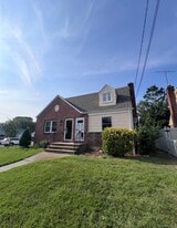 1711 William St in Merrick, NY - Building Photo