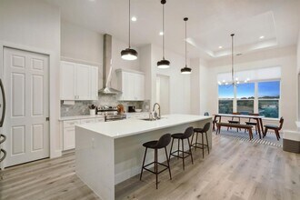 20704 Leaning Oak Dr in Lago Vista, TX - Building Photo - Building Photo