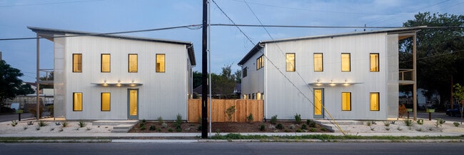 626 Delaware St in San Antonio, TX - Foto de edificio - Building Photo