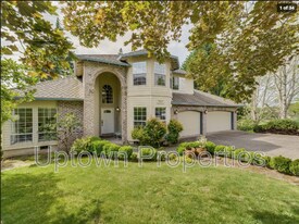 320 NW 163rd Pl in Beaverton, OR - Building Photo