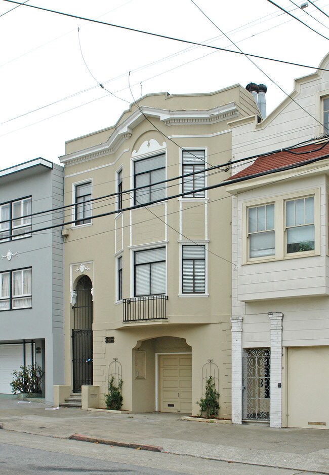 2745-2747 Greenwich St in San Francisco, CA - Building Photo - Building Photo