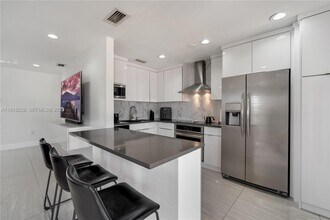 9451 SW 6th Ln in Miami, FL - Building Photo - Building Photo