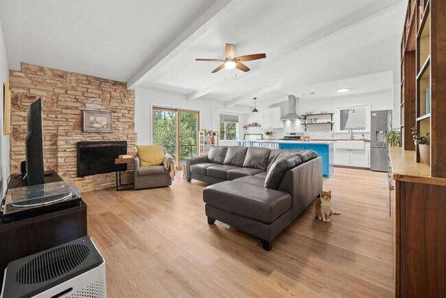 5206 Suburban Dr in Austin, TX - Building Photo - Building Photo