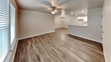 206 Gray St in Yukon, OK - Building Photo - Building Photo