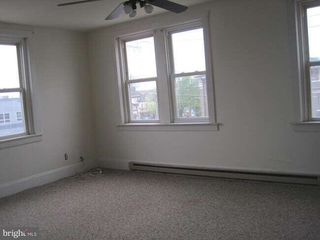 206 Courtland St-Unit -5 in Lansdale, PA - Building Photo - Building Photo