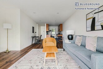 10870 N Stelling Rd in Cupertino, CA - Building Photo - Building Photo