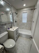 51 Montilla Ave in Coral Gables, FL - Foto de edificio - Building Photo