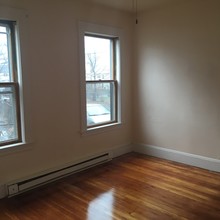 16-18 Manahan St in Lowell, MA - Building Photo - Interior Photo