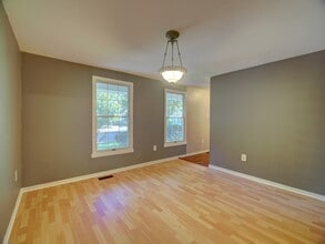 520 Patricia Ct in South Orange, NJ - Building Photo - Building Photo