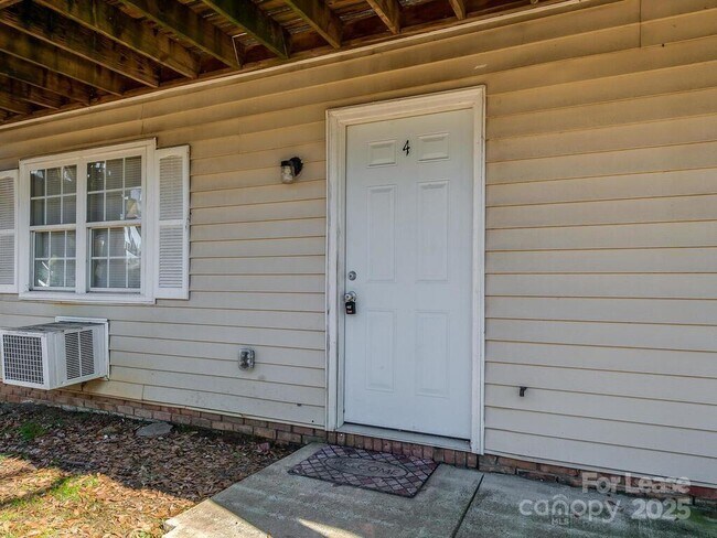 2611 Holton Ave in Charlotte, NC - Building Photo - Building Photo