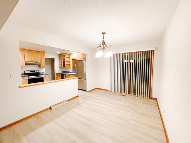 1172 Highview Dr in New Brighton, MN - Building Photo - Building Photo