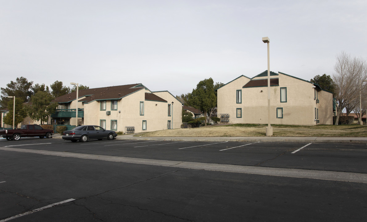 Virginia Terrace in Barstow, CA - Building Photo