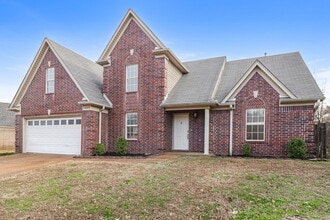 8289 Crimson Creek Dr in Memphis, TN - Building Photo - Building Photo