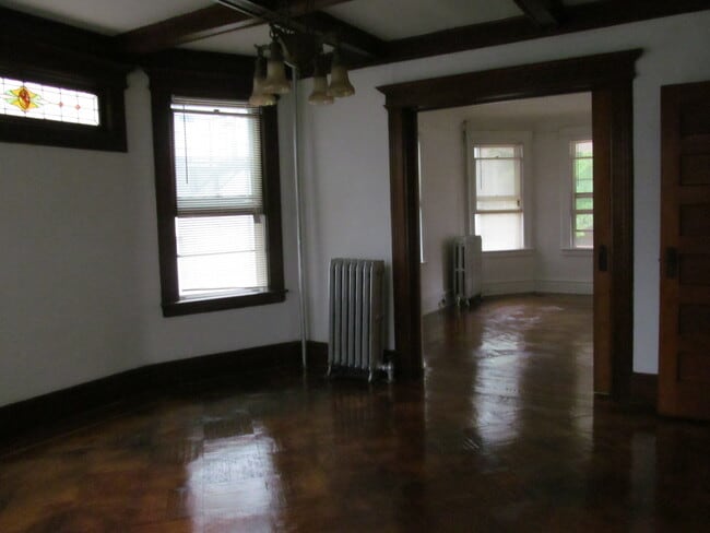 4 Cottage St in South Orange, NJ - Building Photo - Building Photo