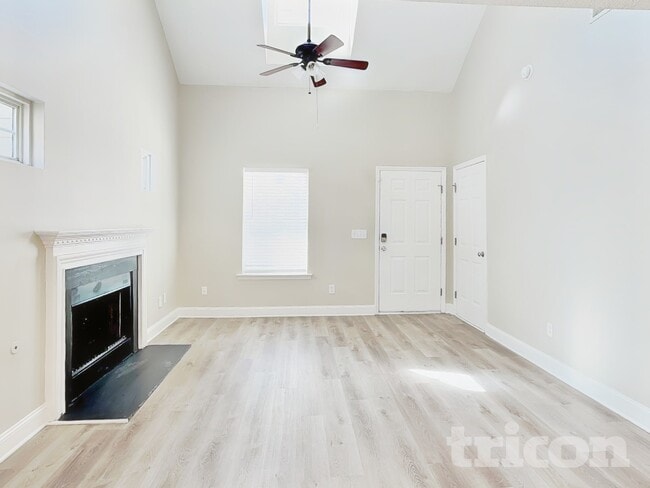 1716 Beacon Valley Dr in Raleigh, NC - Foto de edificio - Building Photo