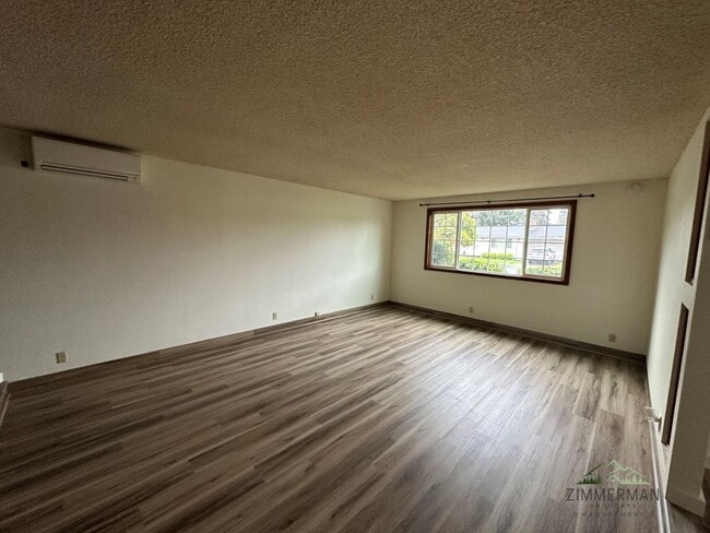 2126-2128 N 8th St in Springfield, OR - Building Photo - Building Photo