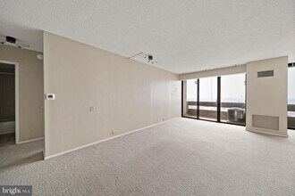 1326 Spruce St in Philadelphia, PA - Building Photo - Building Photo