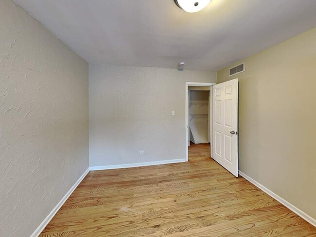 144 E Drummond Ave in Glendale Heights, IL - Foto de edificio - Building Photo