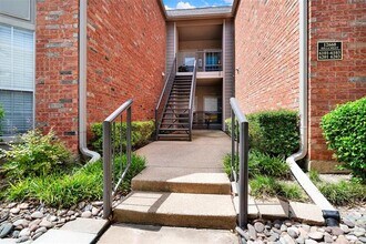 12660 Hillcrest Rd in Dallas, TX - Building Photo - Building Photo