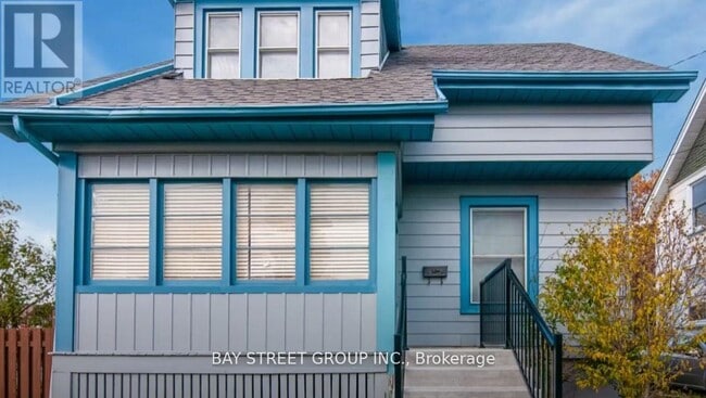 property at 92 Nelson St W