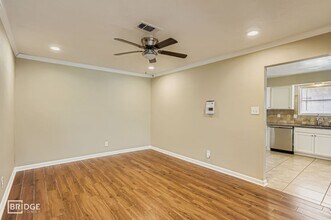 15710 Sandy Hill Dr in Houston, TX - Building Photo - Building Photo