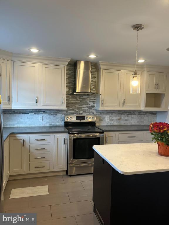 14 Franklin Getz Dr in Broomall, PA - Building Photo - Building Photo