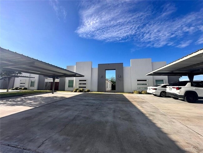 property at 17 West Dr