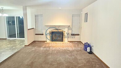 121 177th St E in Spanaway, WA - Building Photo - Building Photo