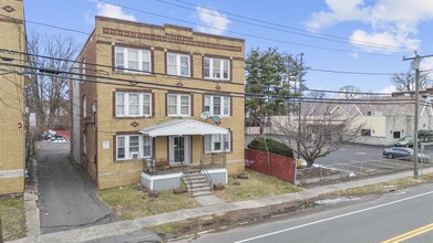 613-615 W Main St in New Britain, CT - Building Photo - Building Photo