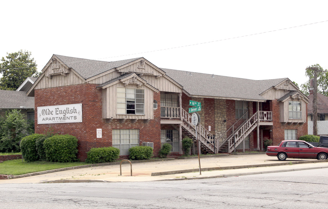 Olde English Apartments in Tulsa, OK - Building Photo